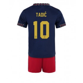 Baby Fußballbekleidung Ajax Dusan Tadic #10 Auswärtstrikot 2022-23 Kurzarm (+ kurze hosen)
